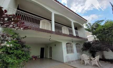 Casa sobrado com 4 suites varanda e 4 vagas a venda no Jardim Paraiso em Campinas-SP