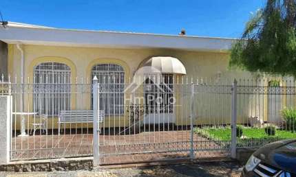 Casa comercial com 3 quartos 1 suite edícula e 3 vagas no Taquaral em Campinas-SP