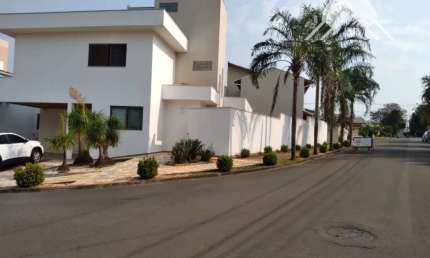 Casa com 4 suítes à venda no Residencial Paineiras em Paulínia-SP.