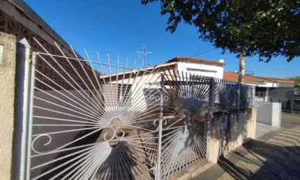 Casa à venda na Vila Teixeira com potencial para comercio (ZC4). em Campinas/SP.