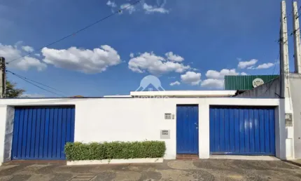 Casa comercial à venda e locação na Barão de Itapura no Taquaral em Campinas/SP