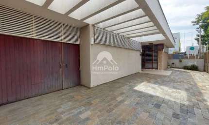 Casa comercial com 5 salas e 5 banheiros para alugar na Vila Itapura em Campinas-SP.