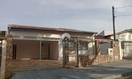 Casa assobradada com 3 quartos sendo 1 suíte closet 4 vagas e edícula à venda no São Quirino em Campinas/SP