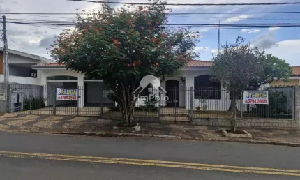 Casa térrea comercial/residencial para venda e locação com 3 suites e escritorio no Jardim Nossa Senhora Auxiliadora em Campinas/SP