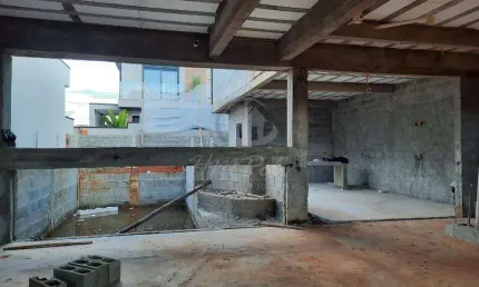Lindo sobrado em fase de construção à venda em condomínio em paulínia