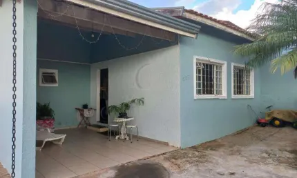 Casa térrea com 4 quartos 2 banheiros 3 vagas a venda no Jardim Miriam em Campinas-SP