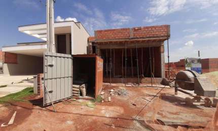 CASA TÉRREA COM 3 QUARTOS, 1 SUÍTE E AR CONDICIONADO EM CONDOMÍNIO DE PAULÍNIA/SP