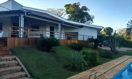 Chácara  a venda no condominio lagos de shanadu com 3 suítes, piscina, vista panorâmica em indaiatuba/sp