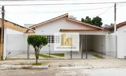 Casa com 3 dormitórios à venda, 300 m² por R$ 720.000,00 - Jardim Bela Vista - São José dos Campos/SP