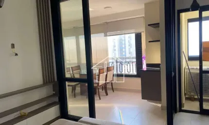 Apto 45m², 1 suíte, varanda com vidros e persianas, andar alto, mobiliado