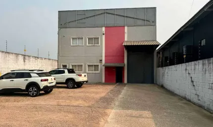 Barracão / Galpão / Depósito para alugar na Rua Laerte Fenelon, 2200, Ipê, São José dos Pinhais, 820 m2 por R$ 12.500