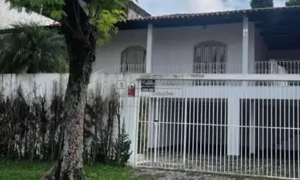 Casa para alugar na Avenida Cândido Hartmann, 936, Mercês, Curitiba, 328 m2 por R$ 9.199