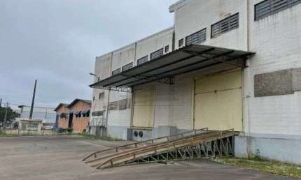 Barracão / Galpão / Depósito para alugar na R. Rinaldo Barrim Bossone, Costeira, São José dos Pinhais, 2618 m2 por R$ 47.124