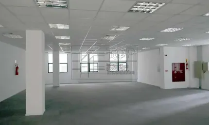 Sala comercial para alugar na Rua Emiliano Perneta, 480, Centro, Curitiba, 939 m2 por R$ 65.730