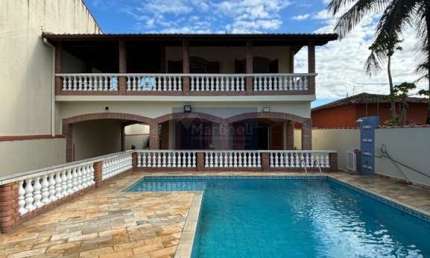 Imperdível oportunidade! Casa à venda em Itanhaém-SP, bairro Cibratel 2, com 3 quartos, 1 suíte, 3 banheiros, 4 vagas de garagem e 210m² de área.