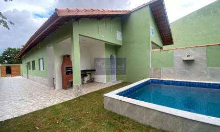 Imperdível oportunidade: Casa à venda em Itanhaém-SP, no bairro Palmeiras - 2 quartos, 1 suíte, 1 sala, 3 banheiros, 4 vagas, 64m².