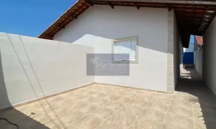 Imperdível casa à venda em itanhaém-sp, bairro nossa sra do sion! 2 quartos, 1 sala, 1 banheiro, 2 vagas de garagem, 47m².