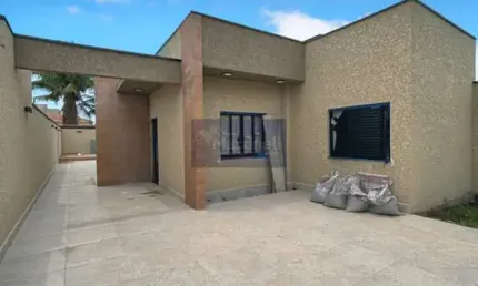 Imperdível! Casa à venda em Itanhaém-SP, Santa Terezinha: 2 quartos, 1 suíte, 1 sala, 2 banheiros, 2 vagas, 73,60m².