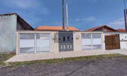 Excelente oportunidade! Casa à venda em Itanhaém -SP, bairro Tupy, 2 quartos, 1 suíte, 59m² de área. Confira!