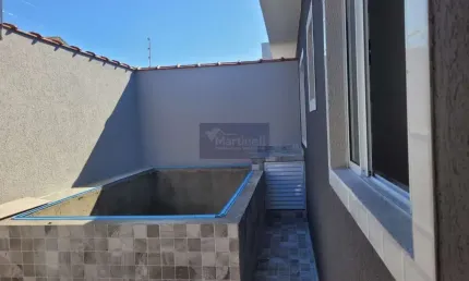 Oportunidade única! Casa à venda em Itanhaém-SP, bairro Cibratel 2, com 2 quartos, 1 sala, 1 banheiro, 1 vaga de garagem.