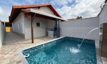 Casa à venda em mongaguá-sp, jardim praia grande: 2 quartos, 1 suíte, 2 vagas, 84,60m² de área.