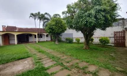 Imperdível: Casa à venda em Itanhaém-SP, Bopiranga! 1 quarto, 1 sala, 1 banheiro, 4 vagas de garagem, 50m² de área. Confira!