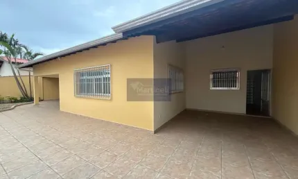 Casa com 2 quartos à venda no Centro, Itanhaém  por R$ 639.900