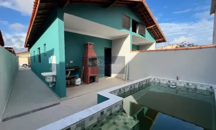 Oportunidade Única: Casa à Venda em Itanhaém-SP, Jardim Jamaica - 2 Quartos, 1 Suíte, 1 Vaga de Garagem, 60m² de Área.
