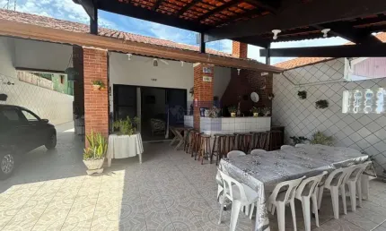 Imperdível! casa à venda em itanhaém-sp, jardim suarão: 3 quartos, 1 suíte, 1 sala, 1 banheiro, garagem e 270m².