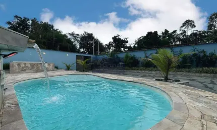 Casa à venda em Itanhaém-SP, bairro Santa Terezinha: 4 quartos, 2 suítes, 2 salas, 4 banheiros, 6 vagas de garagem, 95m².