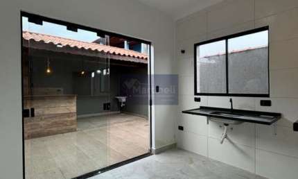 Imperdível Casa à Venda em Itanhaém-SP, Bairro Tupy: 2 Quartos, 1 Suíte, 1 Sala, 2 Banheiros, 2 Vagas, 63m² de Área