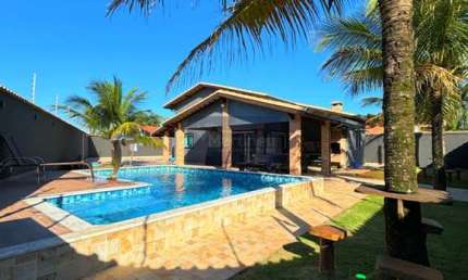 Casa com 4 quartos à venda no Balneário Tupy, Itanhaém  por R$ 850.000