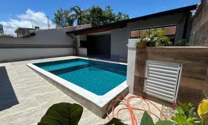 Casa com 3 quartos à venda no Satélite, Itanhaém  por R$ 780.000