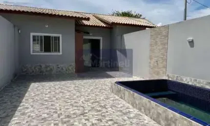 Imperdível oportunidade de adquirir uma casa de 2 quartos no jardim guacyra, itanhaém-sp, com 2 vagas de garagem!