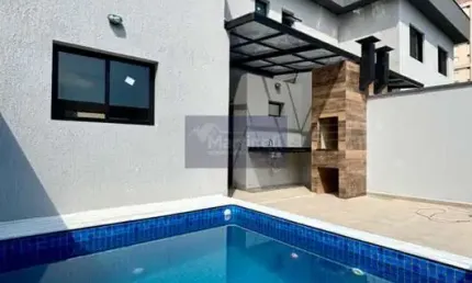 Casa para venda na Praia do Sonho em Itanhaém-SP: 2 quartos, 2 suítes, 4 banheiros, 90m² de área!