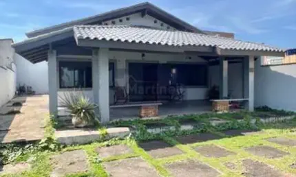 Casa comercial com 3 salas para alugar no Centro, Itanhaém  por R$ 8.000