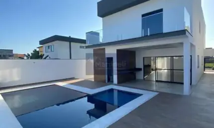 Casa em Condomínio à Venda em Itanhaém-SP, Bairro Guacira: 3 Quartos, 2 Suítes, 1 Sala, 5 Banheiros, 4 Vagas de Garagem, 162m².