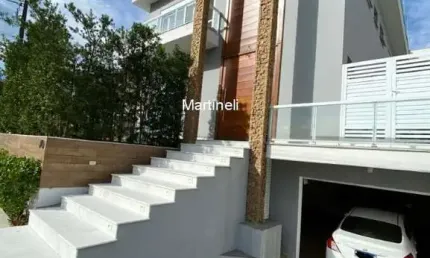 Casa de Luxo em Condomínio no Centro de Itanhaém-SP, 4 Quartos, 4 Suítes, 3 Salas, 5 Banheiros, 3 Vagas, 420m².