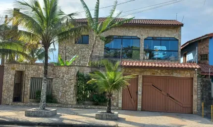 Imperdível oportunidade de adquirir casa de luxo em Itanhaém-SP, bairro Gaivota, 5 quartos, 2 suítes, 4 banheiros, 370m².