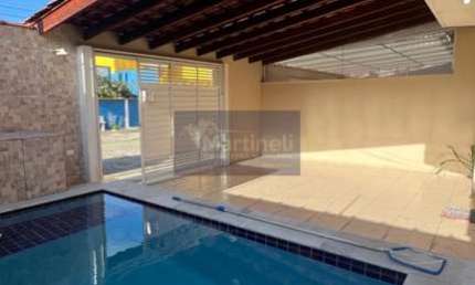 Casa à venda em Itanhaém-SP, bairro Jamaica: 3 quartos, 1 suíte, 1 sala, 3 banheiros, 2 vagas de garagem. Confira já!