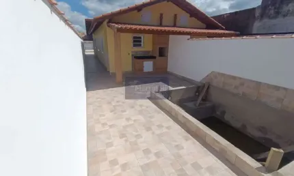Casa com 2 quartos à venda no Jardim Grandesp, Itanhaém  por R$ 365.000