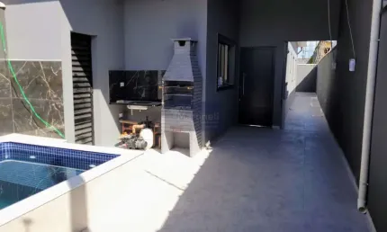 Casa à venda em itanhaém-sp, bairro savoy: 2 quartos, 1 suíte, 2 banheiros, 2 vagas e 74m² de área. imperdível!