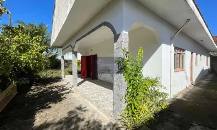 Casa com 3 quartos à venda no Jardim Regina, Itanhaém  por R$ 329.900