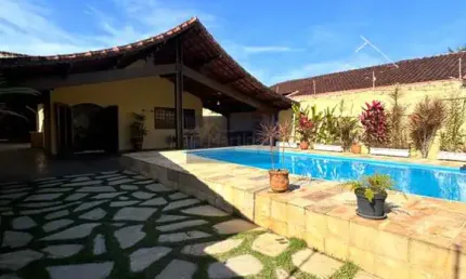 Imperdível oportunidade: Casa à venda em Itanhaém-SP, bairro Grandesp, 4 quartos, 1 suíte, 2 salas, 3 banheiros, 4 vagas de garagem, 149m²!