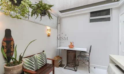 Apartamento à venda com 2 quartos e móveis planejados no São Gabriel, Colombo/PR