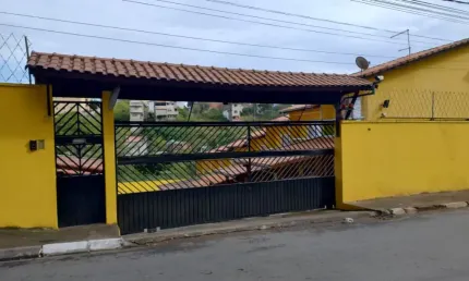 Vendo Sobrado de condomínio, proporcionando toda o conforto e segurança que sua família merece!
