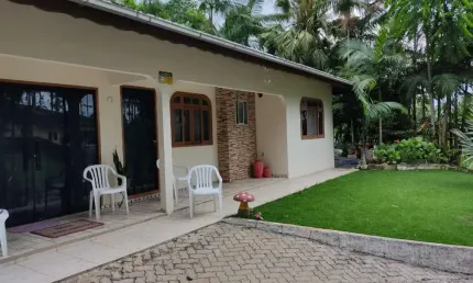 Excelente residência com 3 dormitórios e 8.000m² de terreno