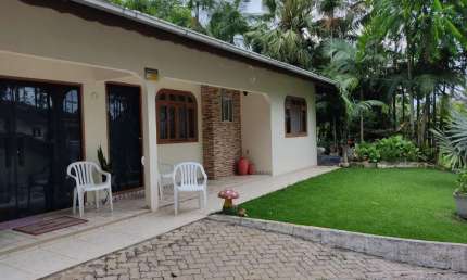 Excelente residência com 3 dormitórios e 8.000m² de terreno