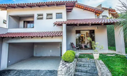 Magnífica residência no bairro velha próx. rua humberto de campos