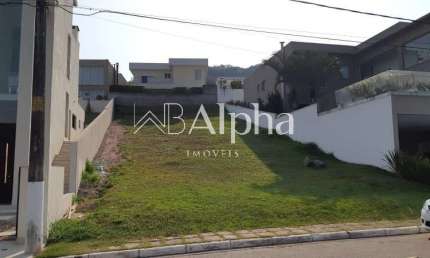 Terreno à venda no Condomínio Alphasitio em Santana de Parnaíba - SP